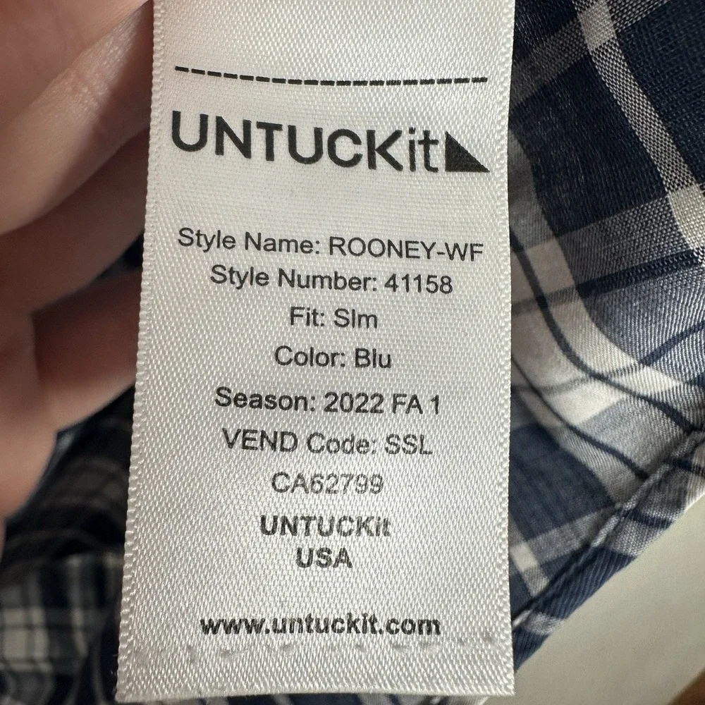 UNTUCKit Shirt Mens Sz Large Blue Plaid Rooney Slim Fit Wrinkle Free Button Down